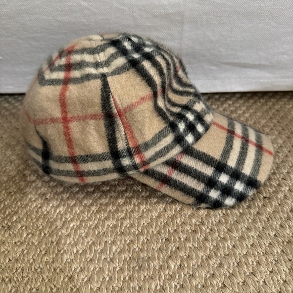 Burberry 100% cashmere brand new cap. In Burberry signature fabric. New no tags - Picture 3 of 6